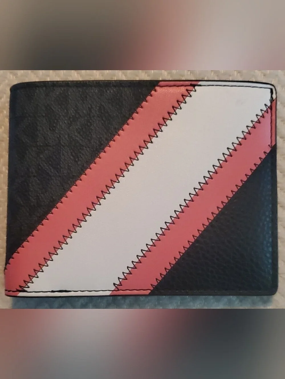 Micheal Kors Bi-Fold Wallet/Unisex